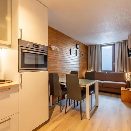 Apartment Renove Au Coeur De Plagne Bellecote, 4 Pers, Balcon, Proche Telecabine - Fr-1-351-65 *